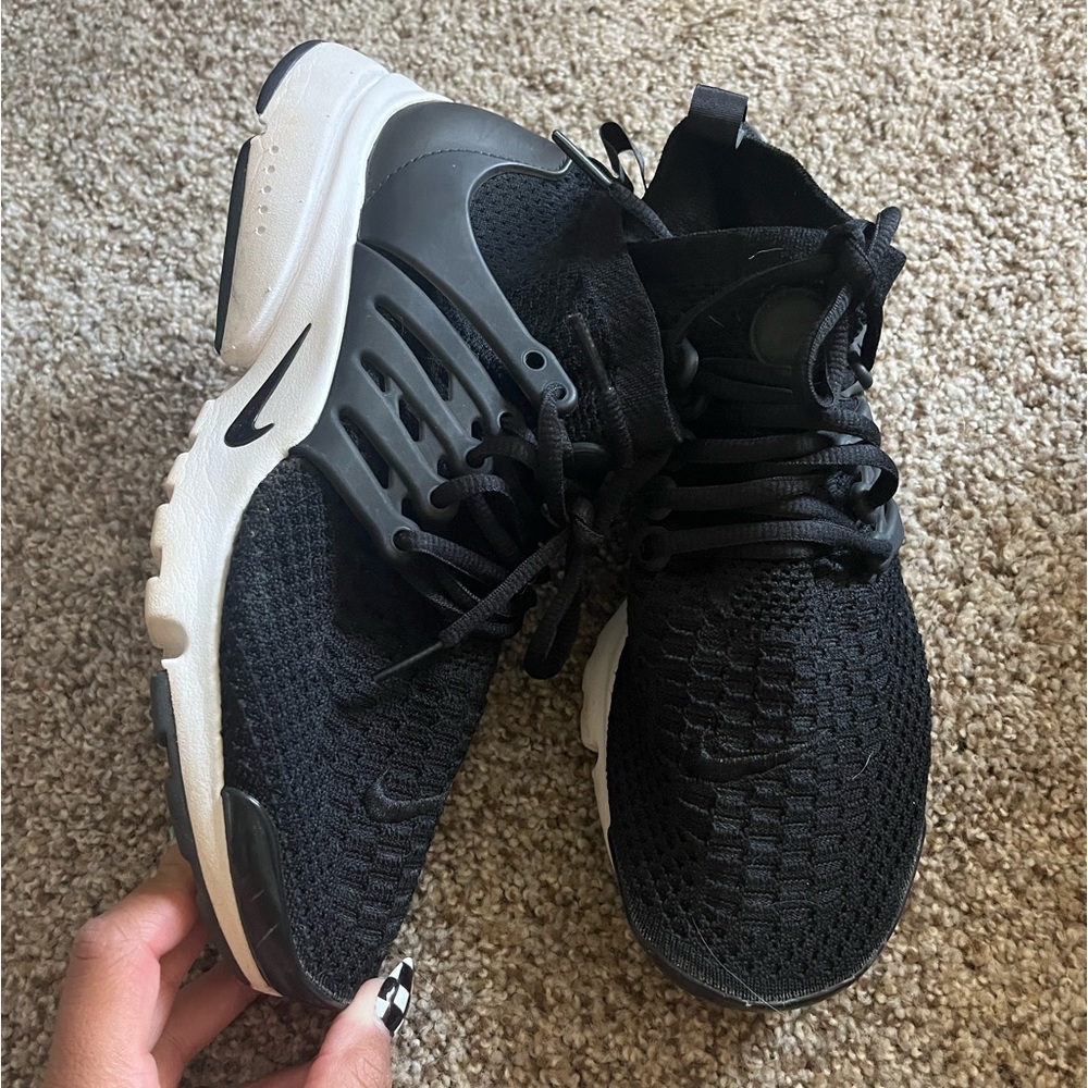 Black Nike Presto